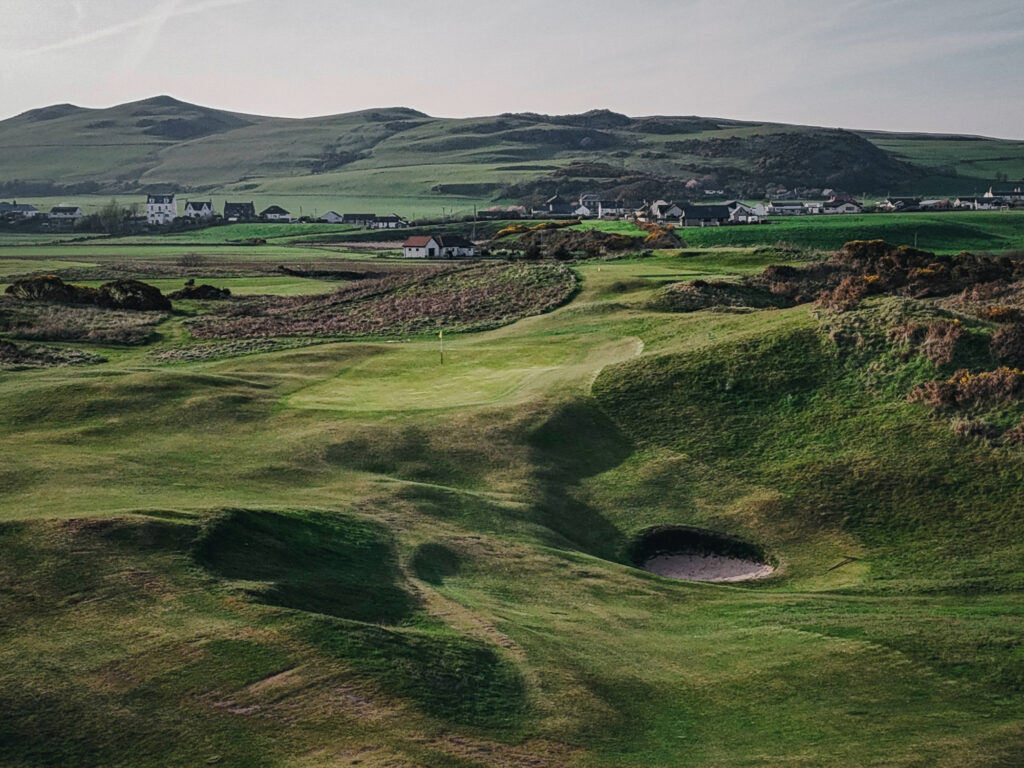 Dunavertyn Golf Clubilla on yhteensä kaksi bunkkeria ja neliönmuotoiset viheriöt. Juha Tuukkanen
