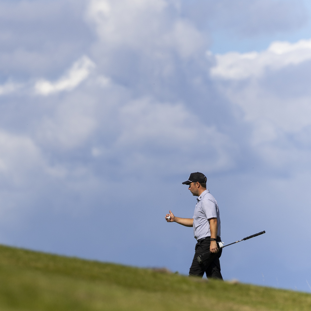 Rasmus Karlsson johtaa Finnish Openia, Roope Kakko heti kannoilla kakkosena