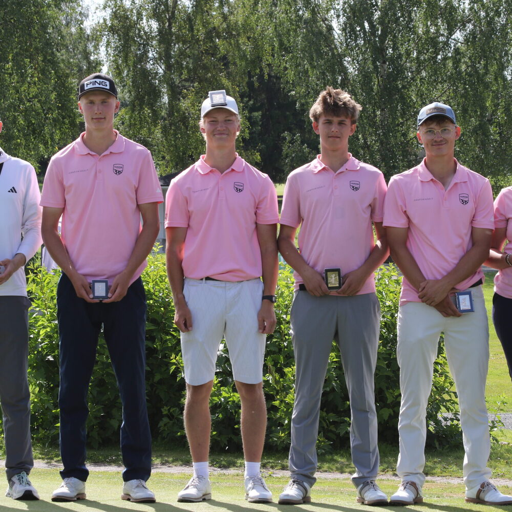 Tarinagolf venyi mestariksi junioreiden joukkue SM-kisoissa