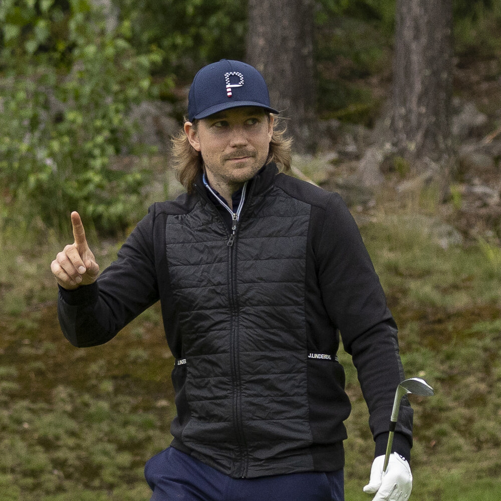 JYPin tähtipelaaja Sami Vatanen mittaa tasonsa simulaattorigolfin SM-kisoissa